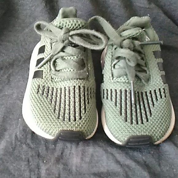 one pair of size 5 toddler Adidas - Picture 2 of 3